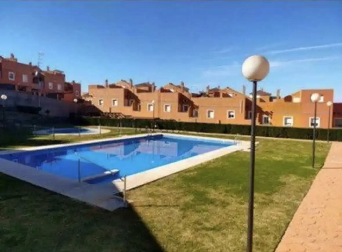Casa adosada en  Calle Antártida 47 - Foto 9