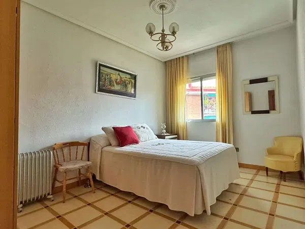 Piso en travesía de cañón, 16