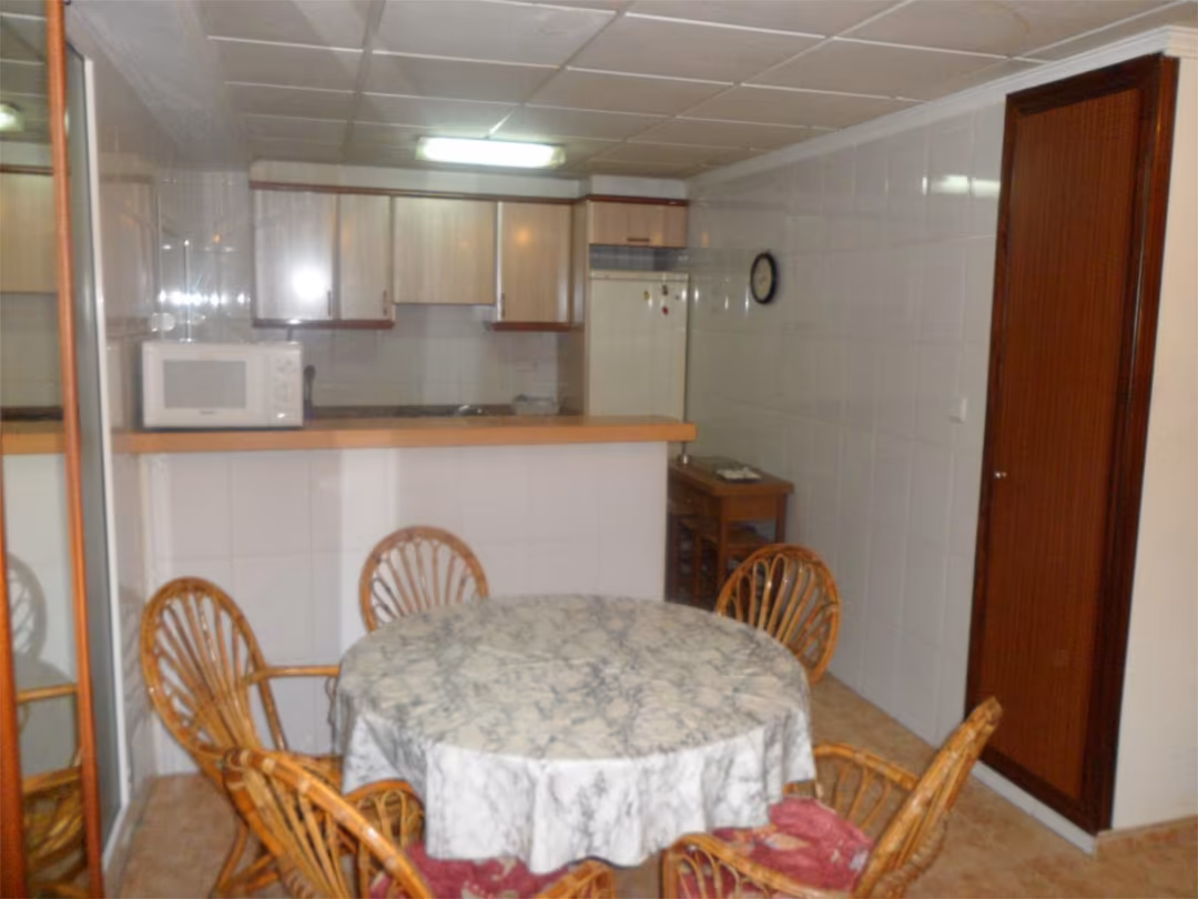 Piso en  Carrer de Polo y Peyrolón 46 - Foto 4