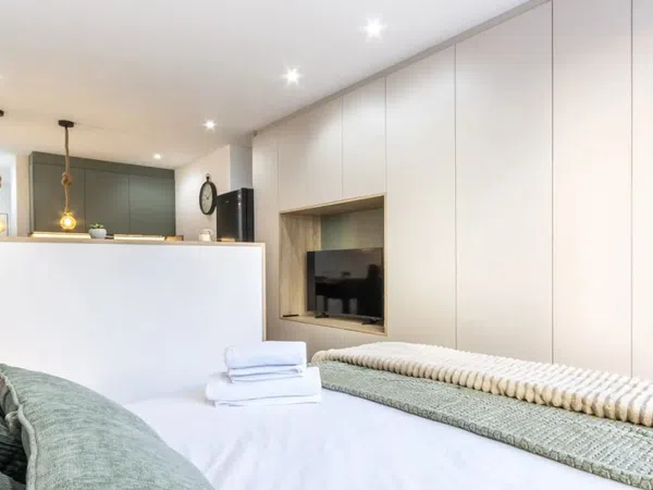 Estudio en calle de València, 373 - Foto 4