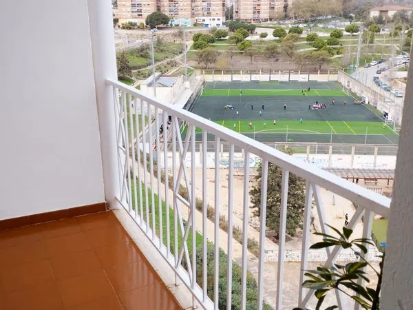 Piso en avenida de Carlos Haya, 11