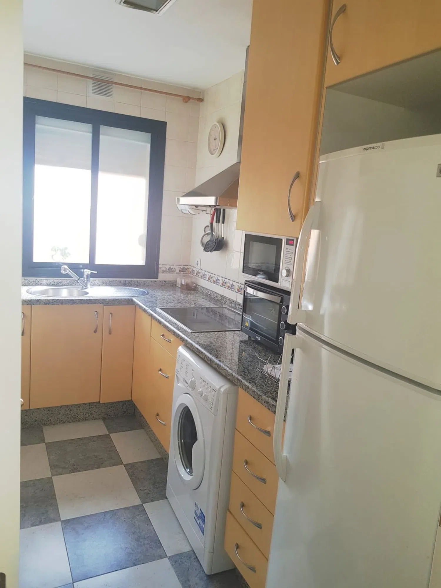 Piso en Barrio Cruz Roja - Capuchinos - Foto 3