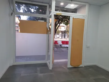 Local comercial en  CORNELLA - Foto 18