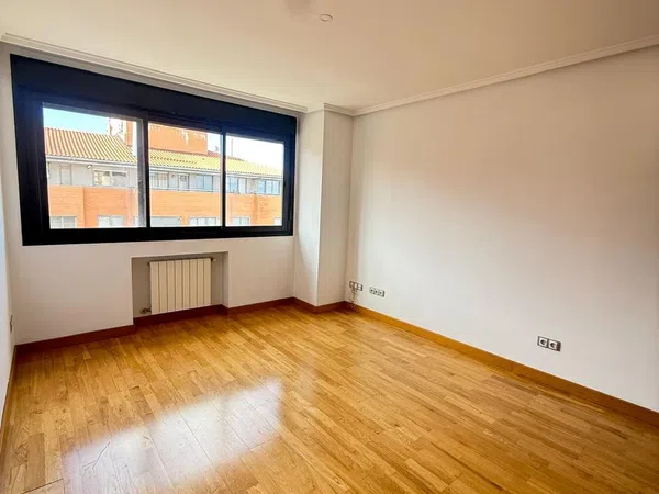 Piso en calle de Euterpe, 13