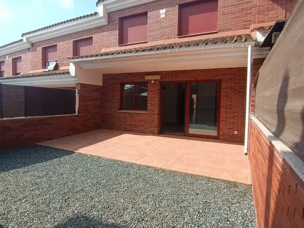 Chalet adosado en Calle de l'Era d'Albinyana, 3 - Foto 2