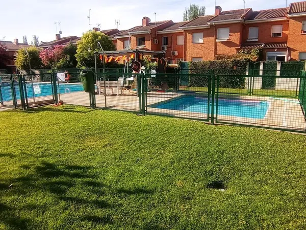 Chalet adosado en Villafranca del Castillo - Foto 4