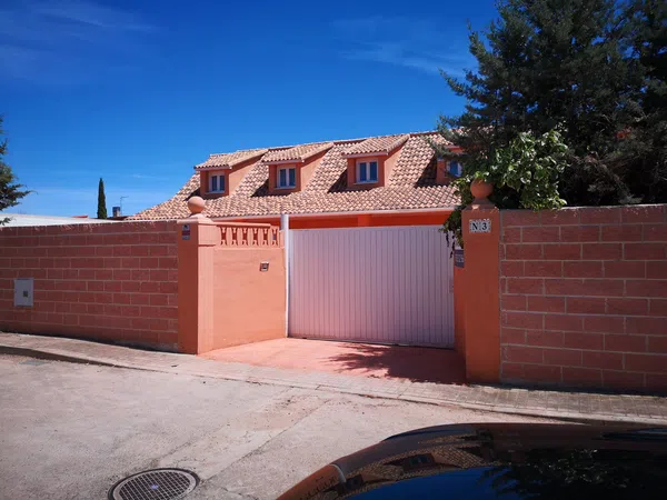 Chalet adosado en calle del Drago, 4