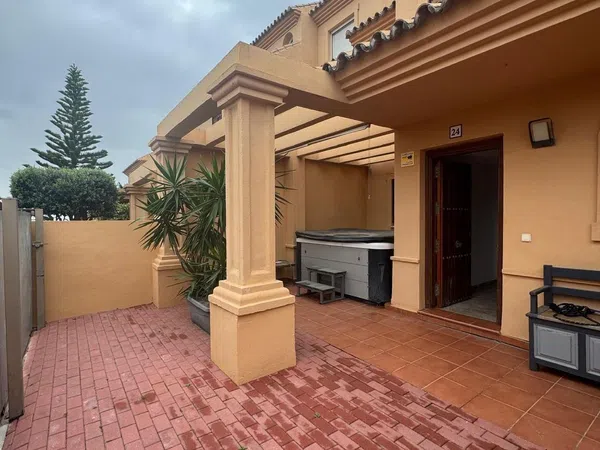 Chalet adosado en avenida Costa Galera, 30 - Foto 1