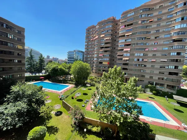 Estudio en avenida Badajoz, 3