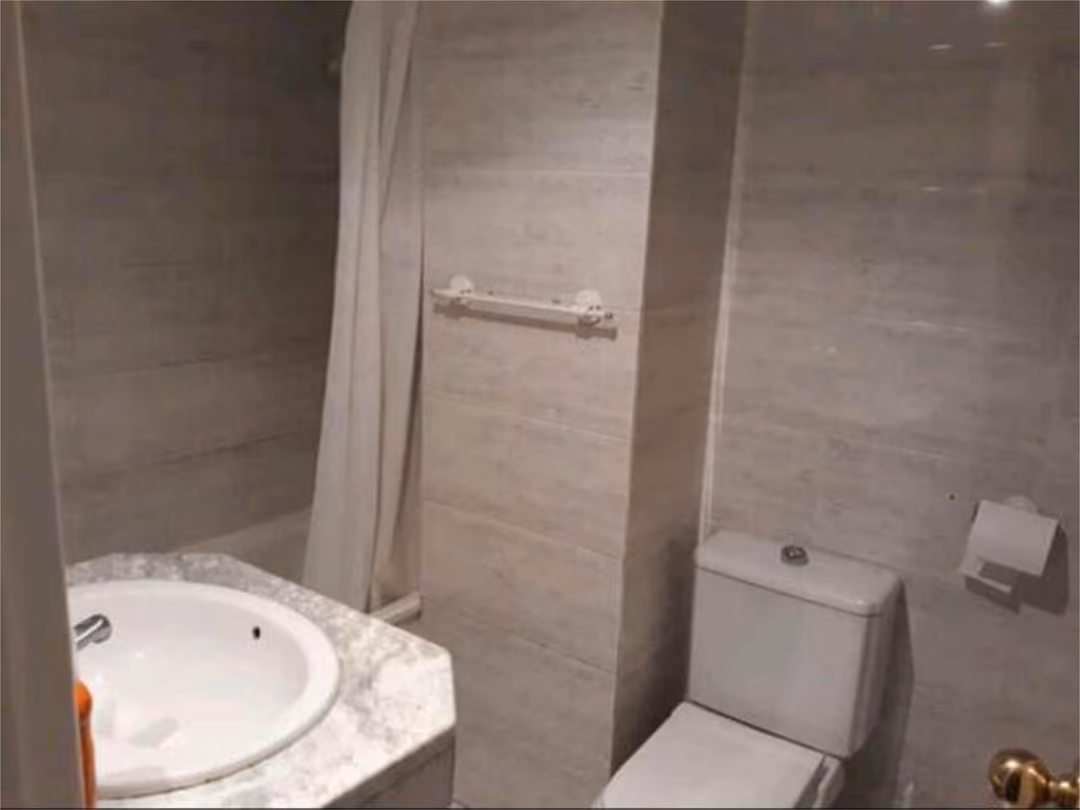 Piso en Zona Eroski - Foto 3