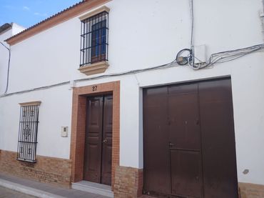 Casa adosada en  Calle Arquitecto Pinto 27 - Foto 1