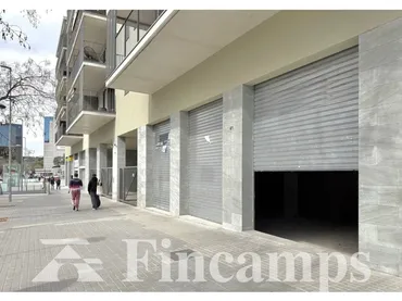 Local comercial en  Calle Pi i Margall 41 - Foto 1