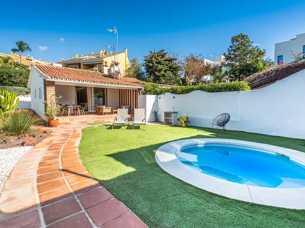 Chalet pareado en Urbanización Costabella, 17 CalleBerlin