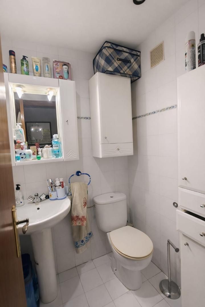 Piso en  Calle Manuel Pombo Angulo 12 - Foto 17