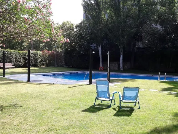 Piso en avenida del Valle, 13