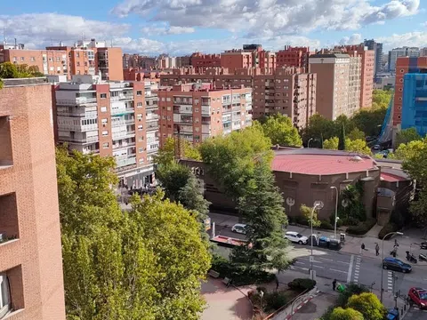 Ático en calle de Canillas, 98