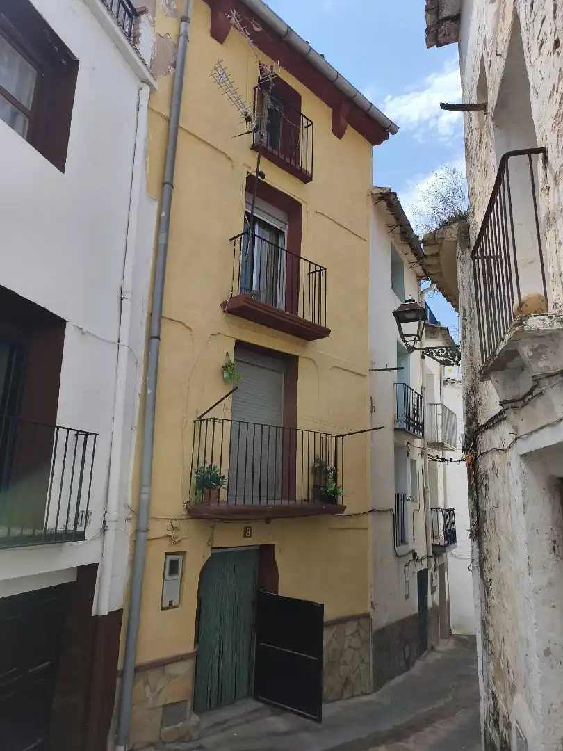 Casa adosada en  Calle Estrecha 8 - Foto 2