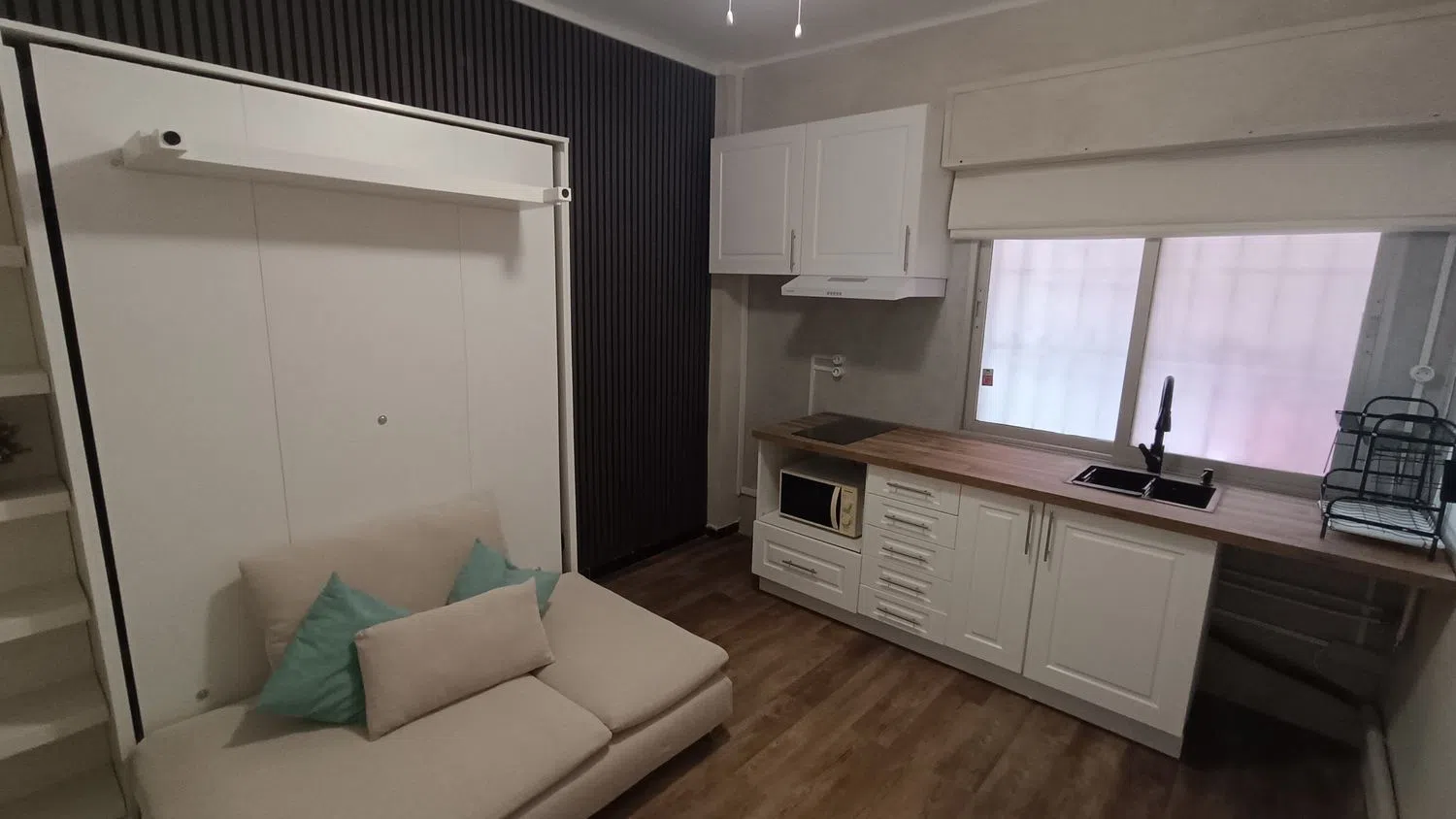 Estudio en calle de Llucmajor, 88 - Foto 1