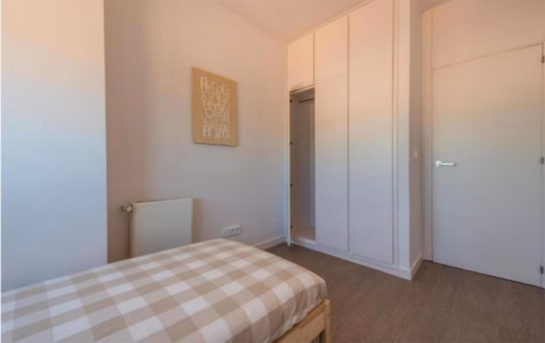 Piso en calle Calle de Raimundo Fernández Villaverde 16 - Foto 2