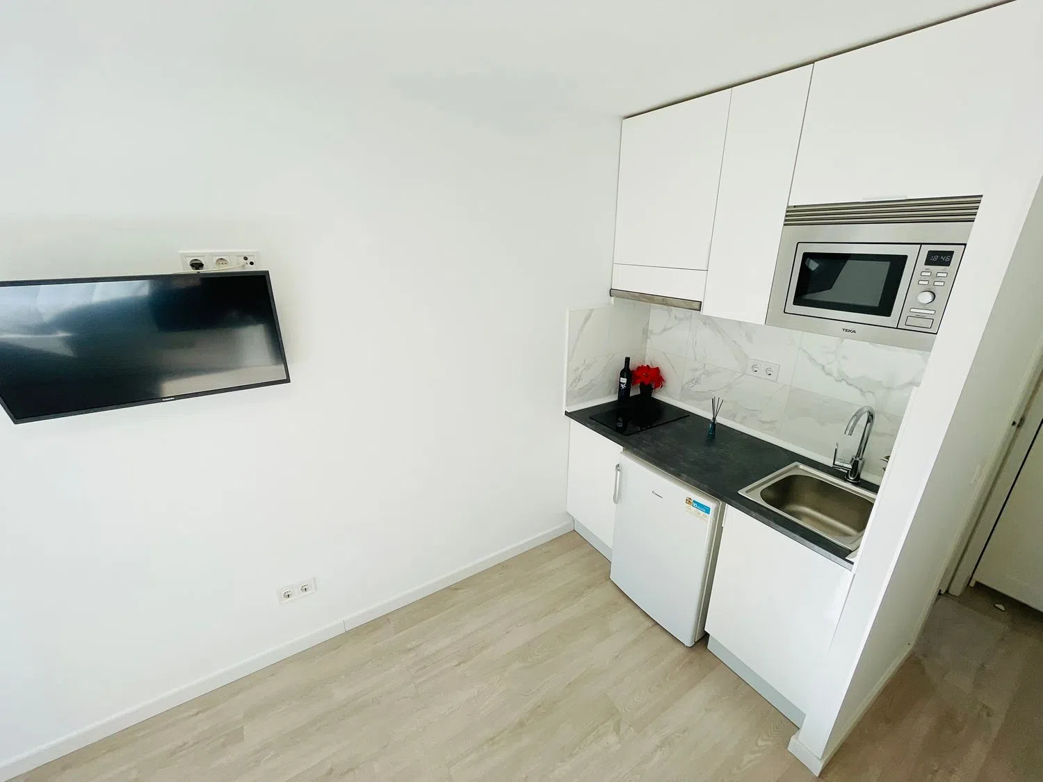 Estudio en calle del Lago Constanza, 65 - Foto 11