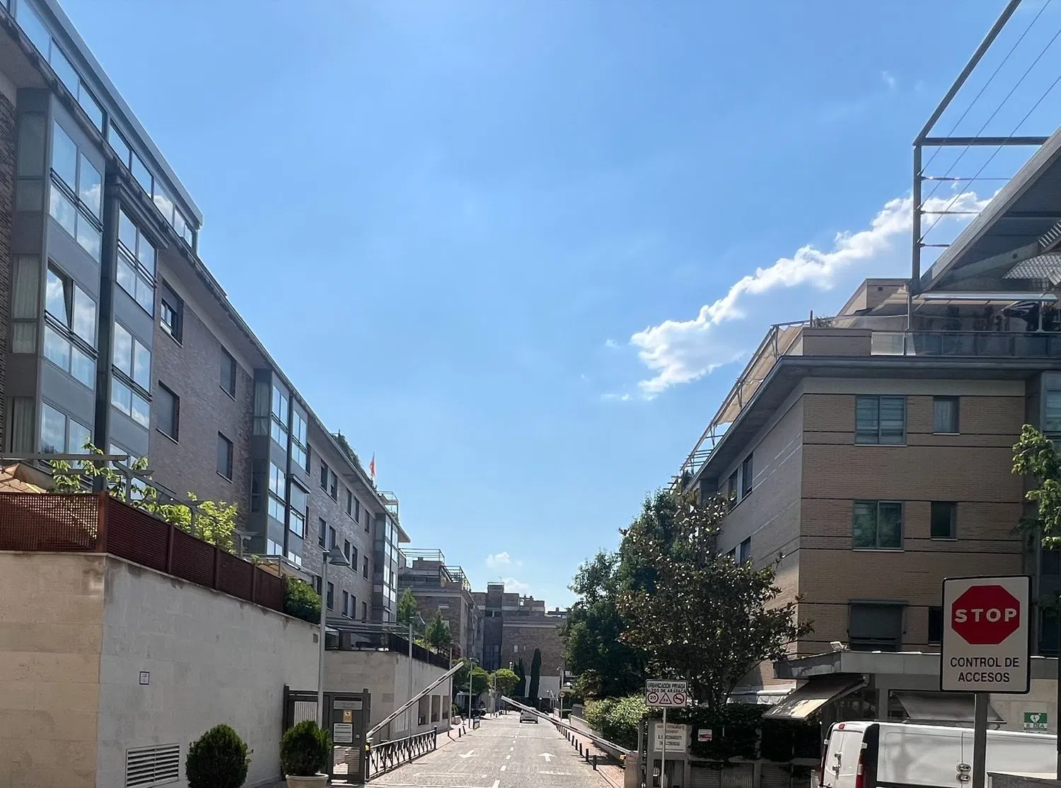 Piso en avenida del Talgo, 124 - Foto 1
