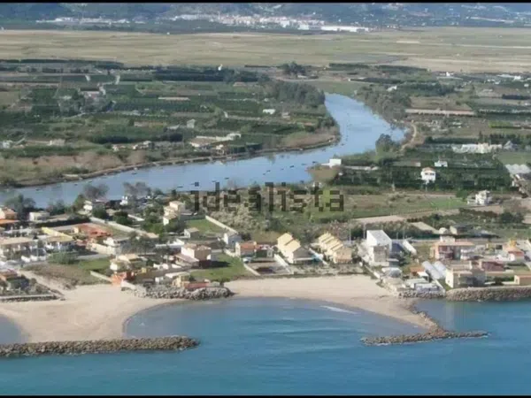 Chalet adosado en Avenida de l'Estany, 15 - Foto 1