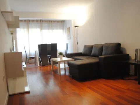 Piso en calle la Regente, 12