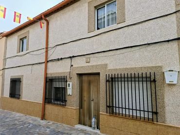 Casa adosada en  Calle Corazón de María 28 - Foto 1