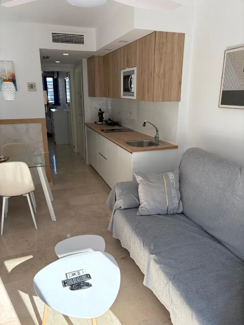 Piso en  Calle Torrealmádena 5 - Foto 2