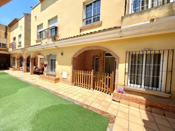 Chalet adosado en Calle Gerona, 7 - Foto 3