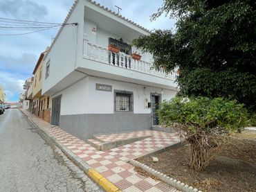 Casa adosada en  Plaza Carteya 1 - Foto 1