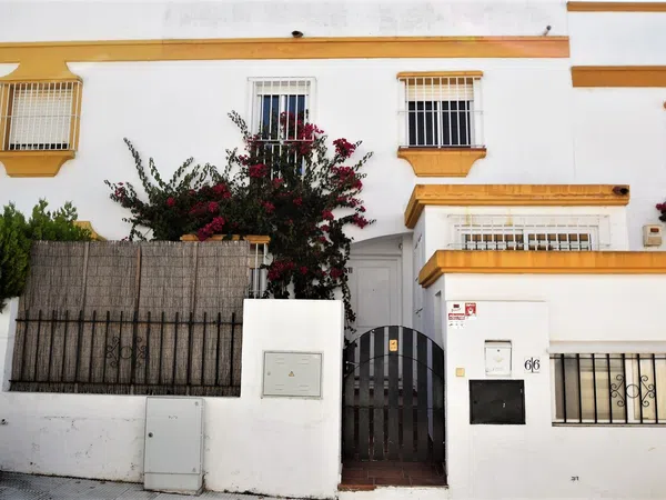 Chalet adosado en Urbanización Marbellamar, 66, La Carolina-Guadalpín - Foto 1