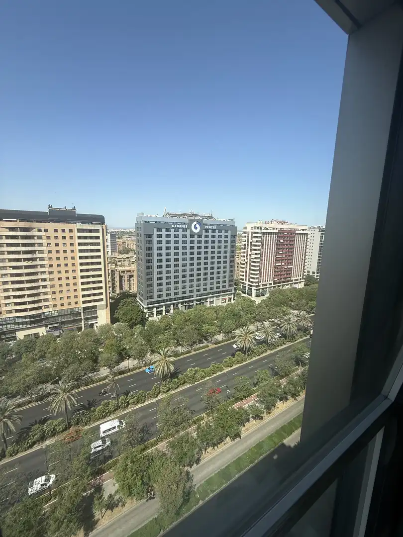 Piso en avenida Cortes Valencianas 26 - Foto 4