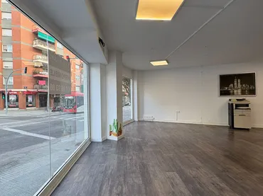 Local comercial en  Avinguda de Josep Tarradellas - Foto 5