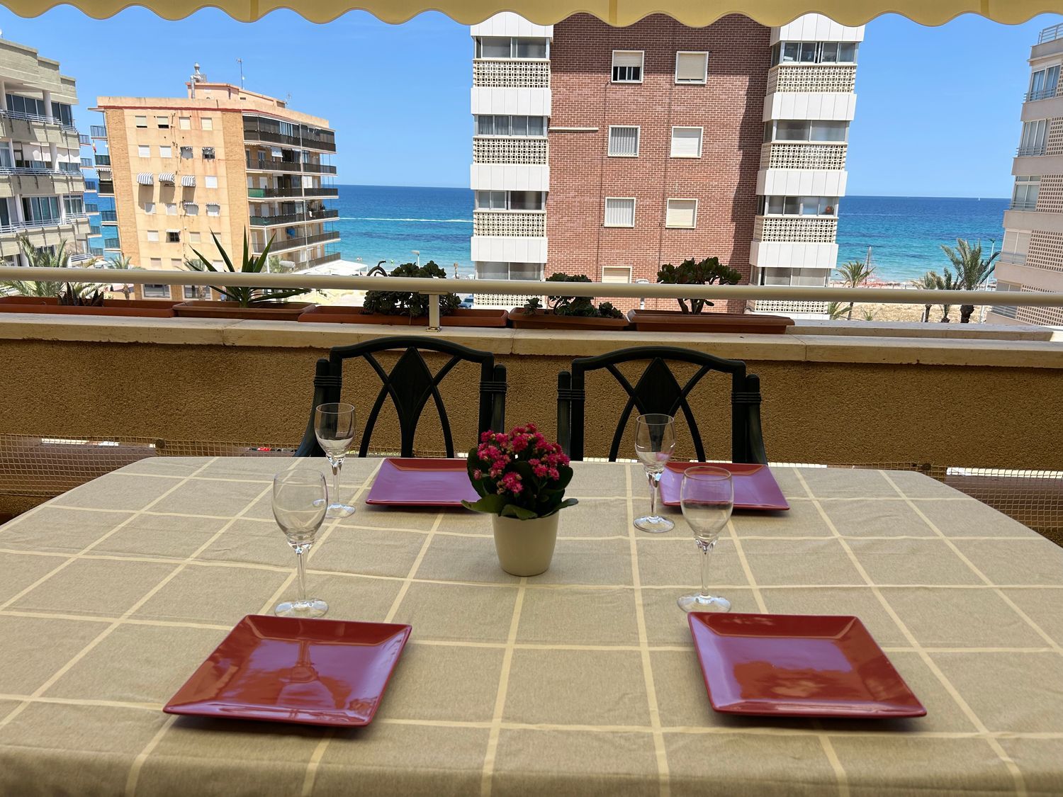 Piso en Arenales del Sol - Foto 1