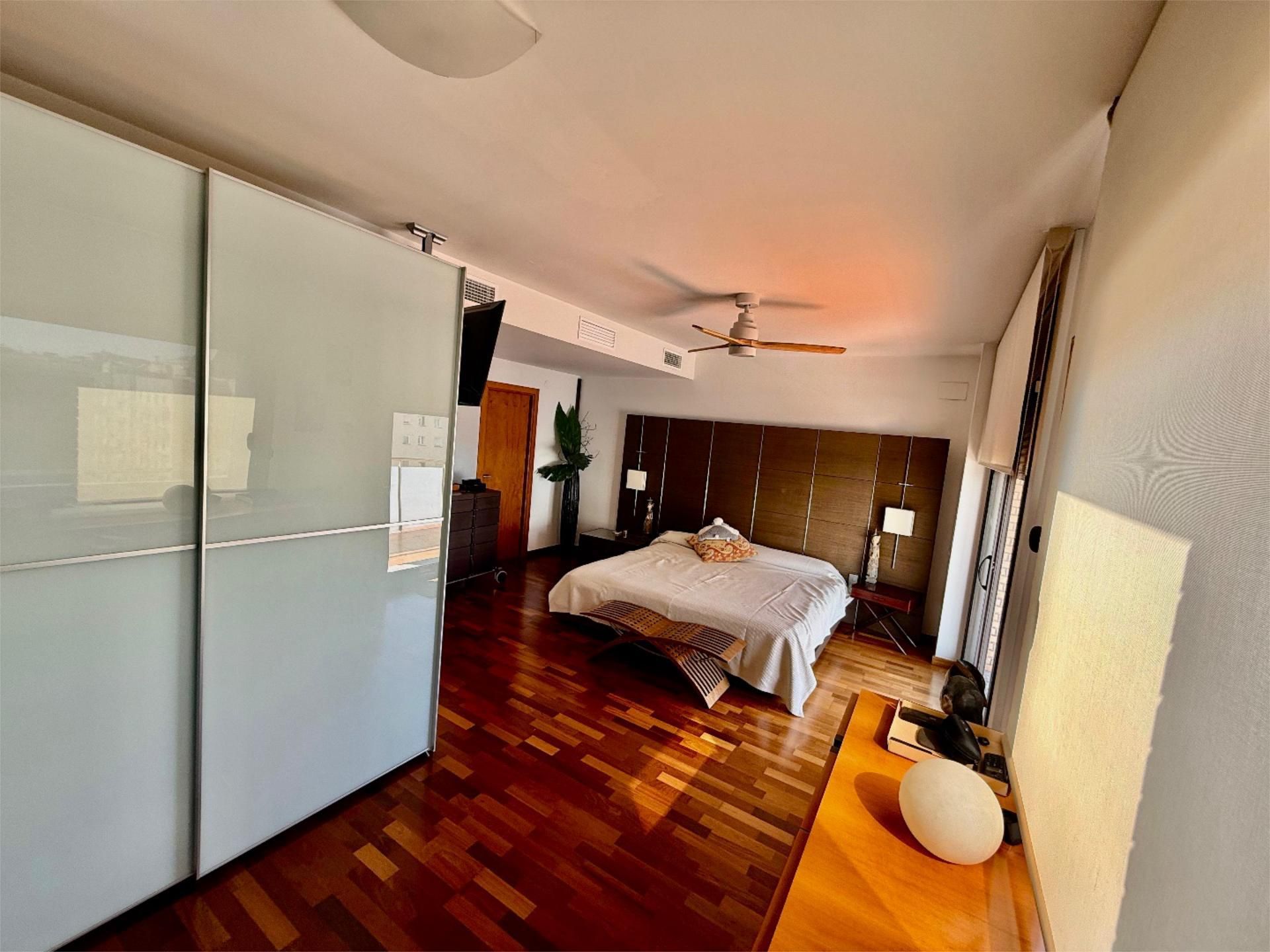 Piso en  Camí Antic de València 49 - Foto 11