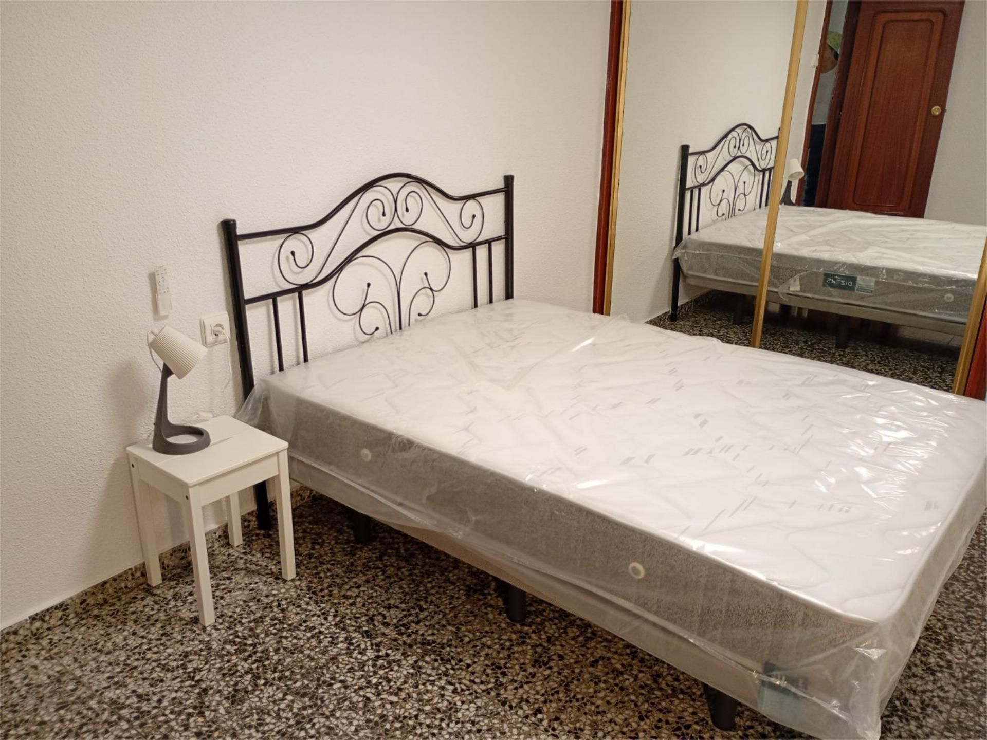 Piso en  Calle Maestra María Maroto 12 - Foto 2