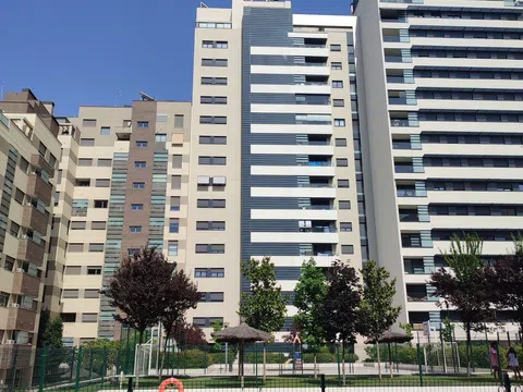 Piso en calle de César Cort Botí, 67