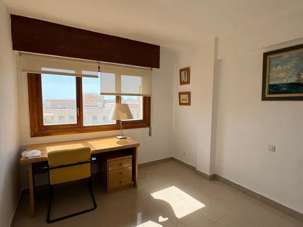 Piso en Alameda de Colón - Foto 12