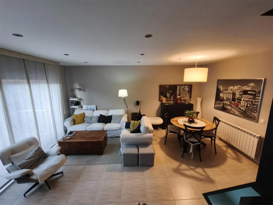 Casa adosada en  Carrer de Rector de Vallfogona 51 - Foto 8