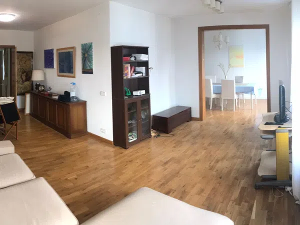 Piso en calle d'Amigó, 50