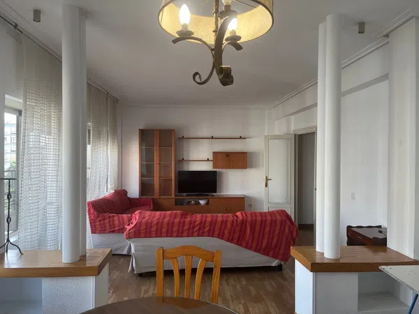 Piso en avenida de Hernán Cortés, 3