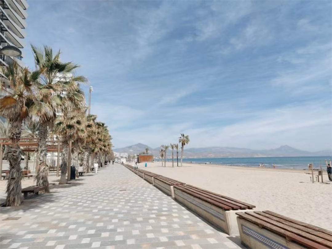 Piso en  Calle Peñón de Ifach 4 - Foto 2