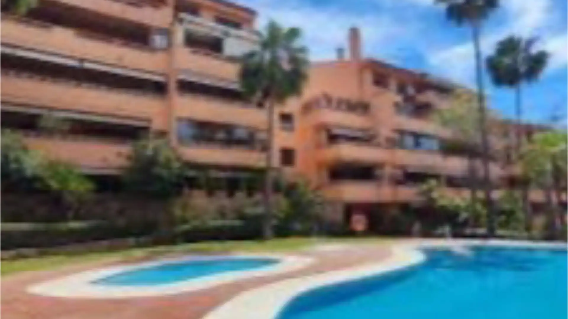 Piso en  Avenida Conde Rudi 4 - Foto 1