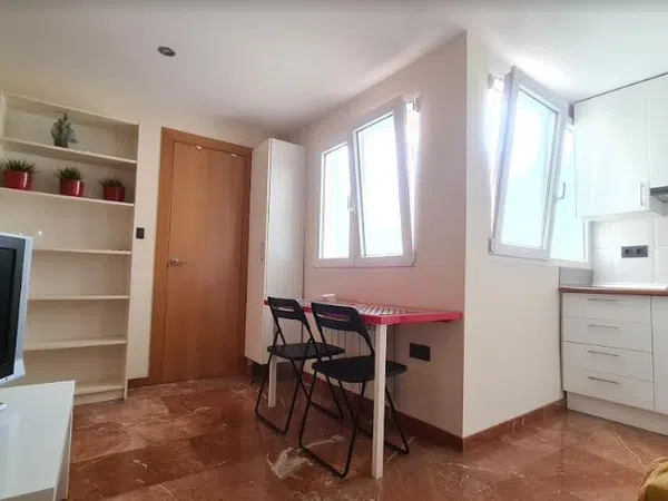 Estudio en calle Sos del Rey Católico, 14