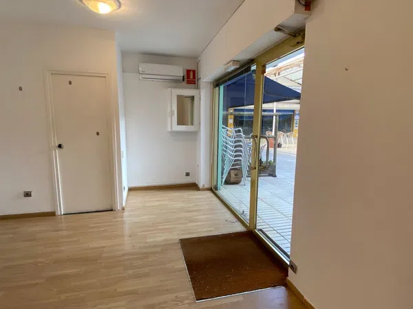 Local en calle de la Llibertat, 137 local 6 - Foto 4