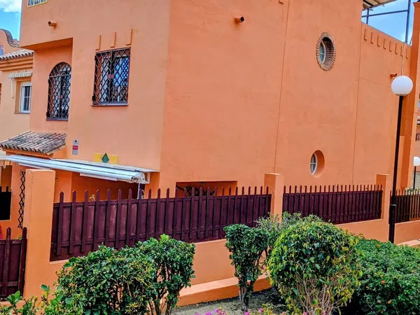 Chalet pareado en calle Pepa Flores González, 66 - Foto 3