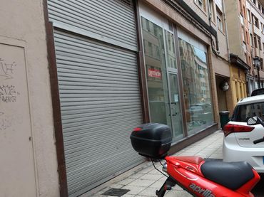 Local comercial en Oviedo - Foto 5