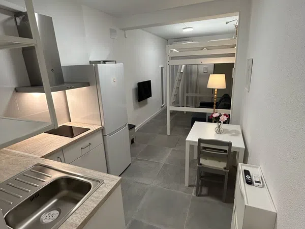 Estudio en calle Fuenlabrada, 11