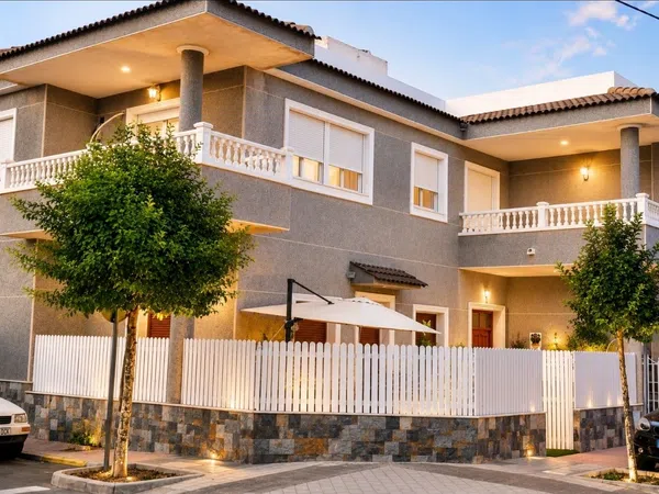 Chalet adosado en Avenida Mediterráneo, 33 - Foto 1
